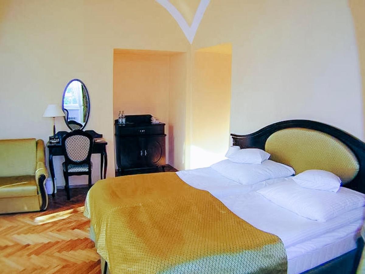 Hotel Zamek Krolewski W Rydzynie Rydzyna Ngoại thất bức ảnh